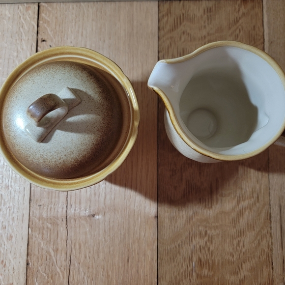 Mikasa whole wheat cream and sugar set - Picture 2 of 4